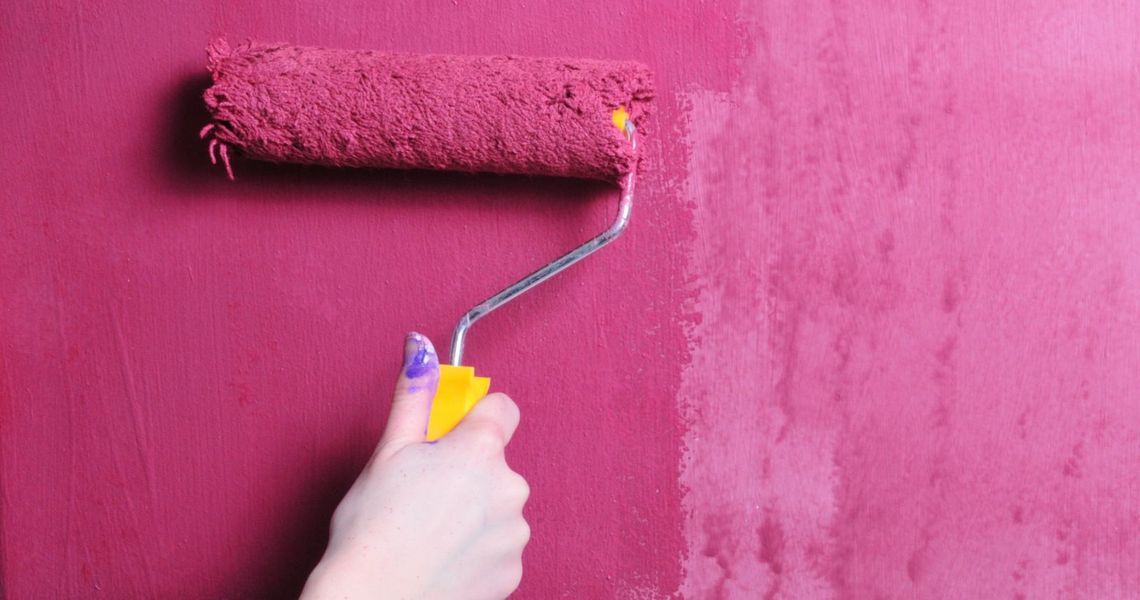 Как красить стены водоэмульсионной краской?